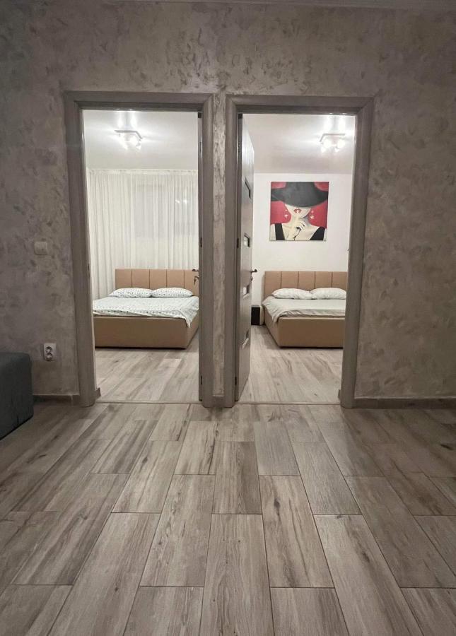 Modern & Elegant Apartament クラヨーヴァ エクステリア 写真