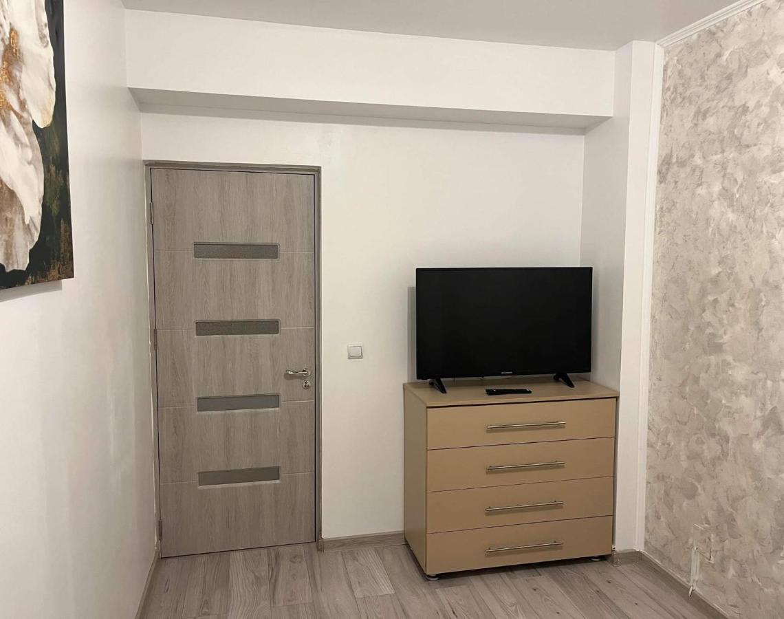 Modern & Elegant Apartament クラヨーヴァ エクステリア 写真