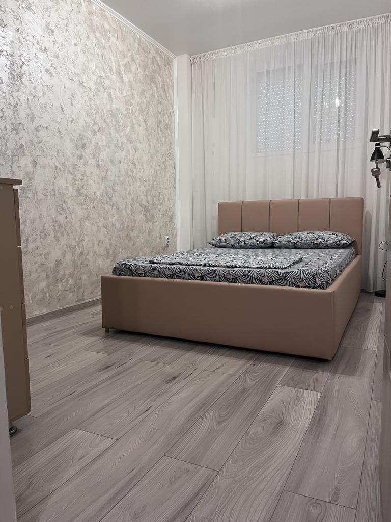Modern & Elegant Apartament クラヨーヴァ エクステリア 写真